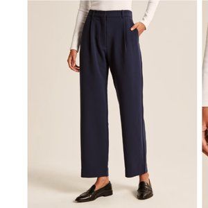 NWOT Abercrombie & Fitch Relaxed Straight Pant